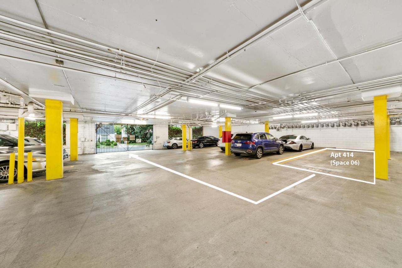 Beverly Hills 2 Bed 2 Bath Penthouse With Den And Parking 414 洛杉矶 外观 照片