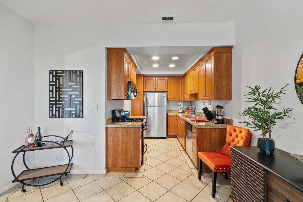 Beverly Hills 2 Bed 2 Bath Penthouse With Den And Parking 414 洛杉矶 外观 照片