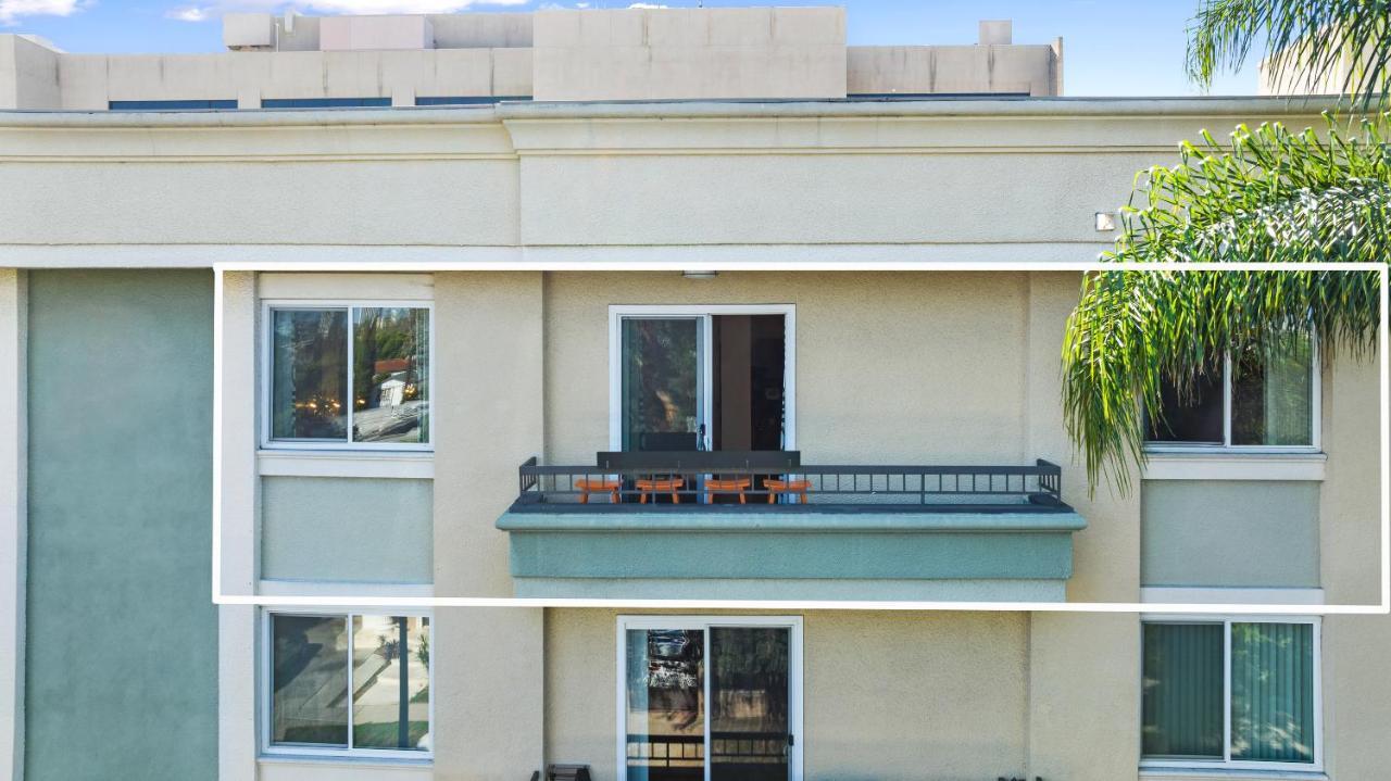 Beverly Hills 2 Bed 2 Bath Penthouse With Den And Parking 414 洛杉矶 外观 照片
